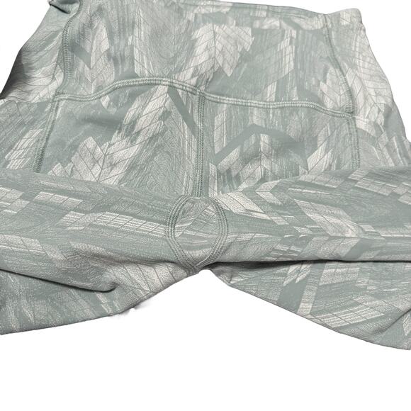 Lululemon Swift Speed High-Rise Crop 21" Reverberate Chevron Jacquard Size 4 - Picture 11 of 16